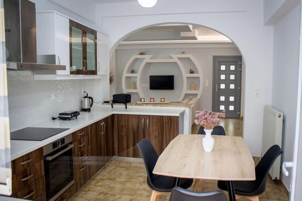 Spacious Apartment In The Heart Of Pythagorion Exteriör bild